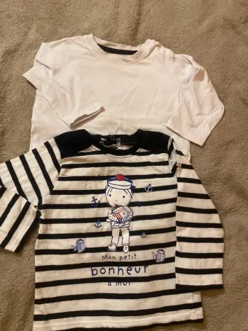 Lot deux t shirts manches longues