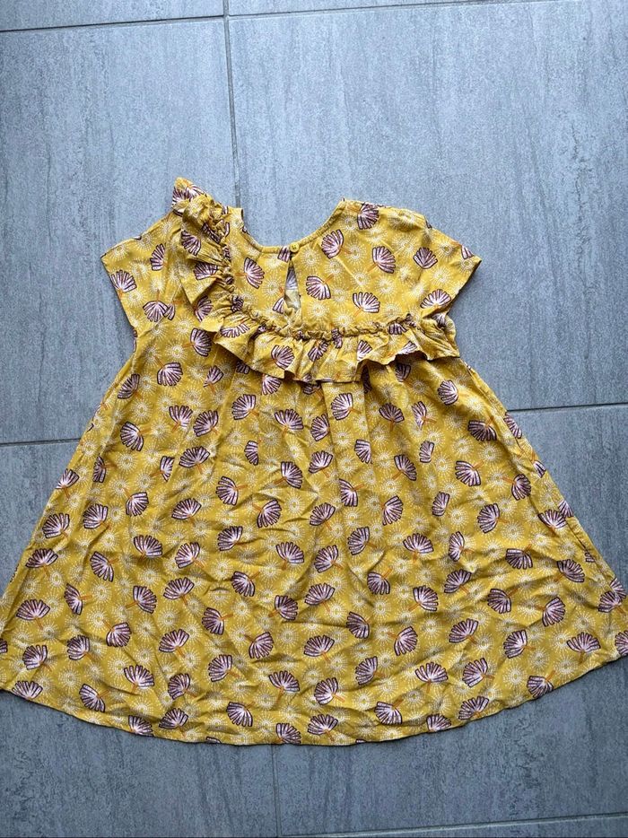 Robe jaune - photo numéro 3