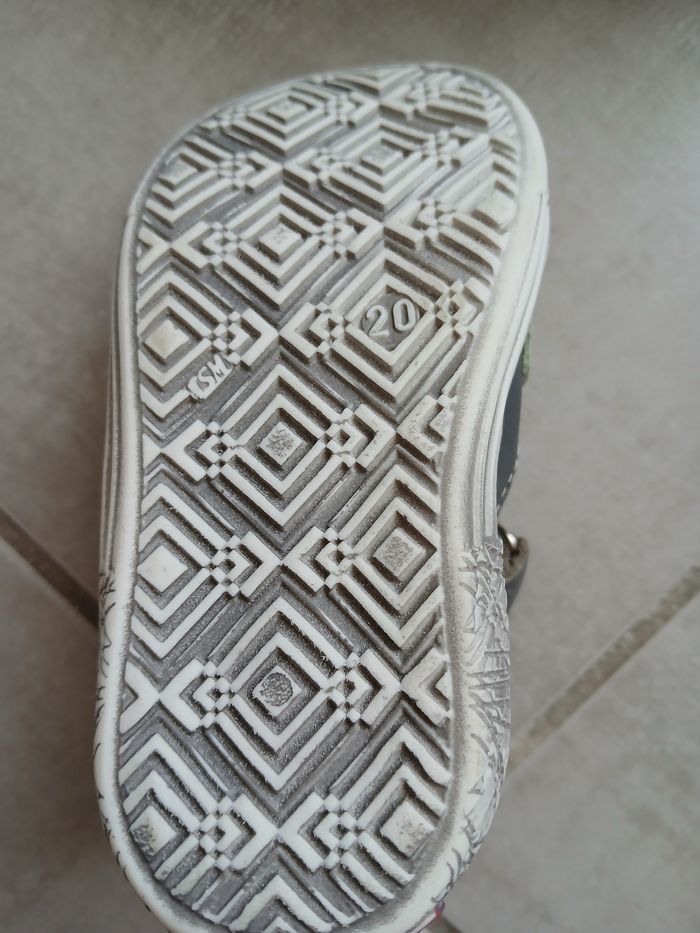 Baskets à scratchs neuves bellamy pointure 20 - photo numéro 6