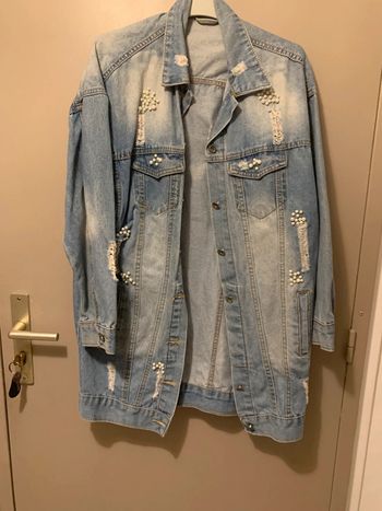 Très jolie veste en jean femme