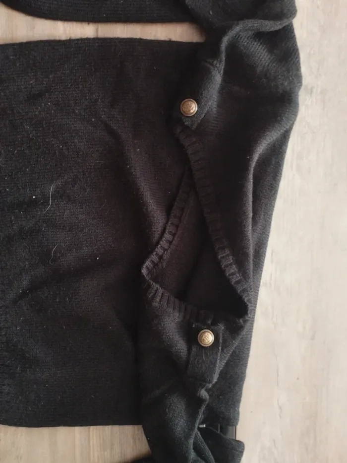Pull noir - photo numéro 3