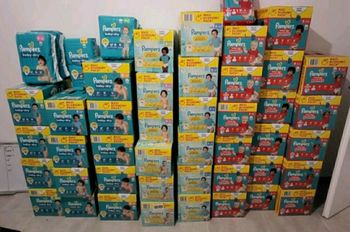 Grand choix cartons pampers, 17€