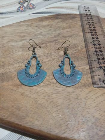 Boucles d'oreilles pendantes bleutées
