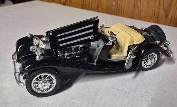 Voiture miniature Bburago Mercedes benz 500k roadster 1936 1/20 - photo numéro 6