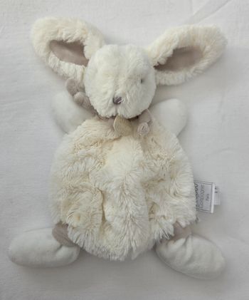 Doudou et compagnie Lapin bonbon blanc et taupe