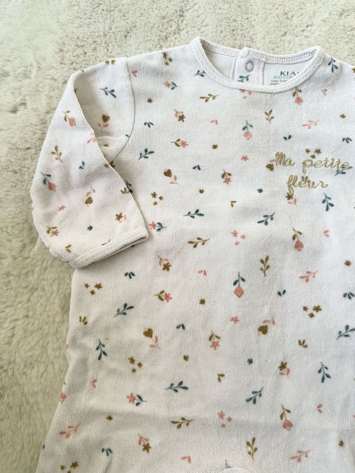 Pyjama Kiabi 12 mois fleuris velours - photo numéro 3