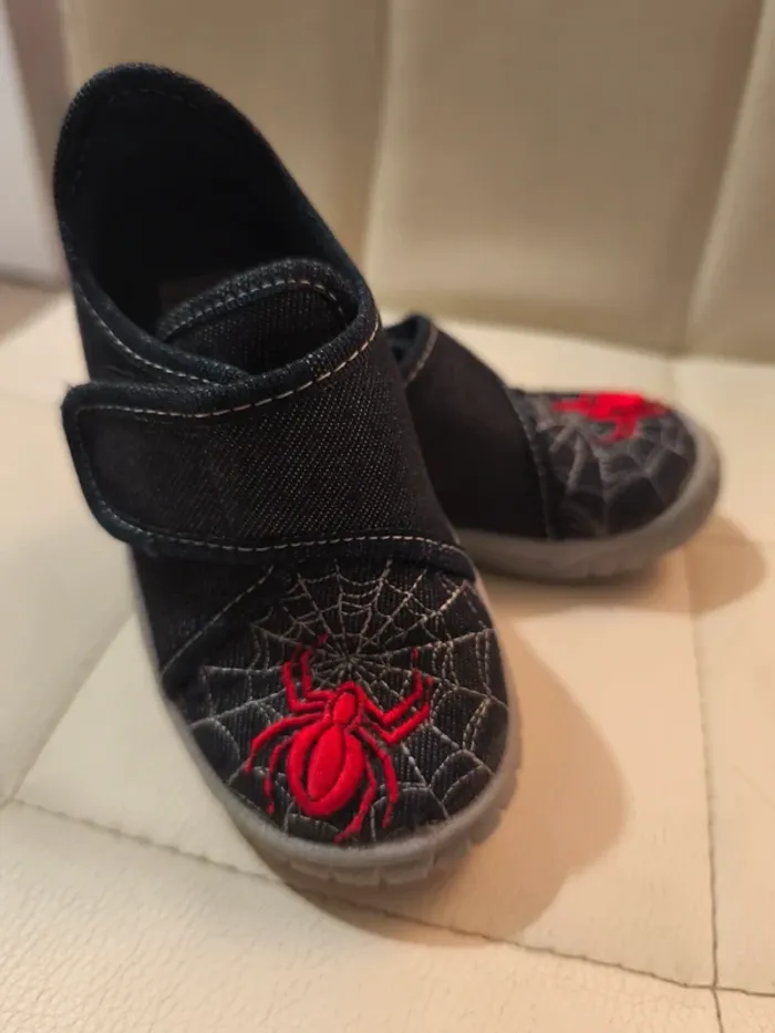 Chaussons spiderman taille 23 - photo numéro 3