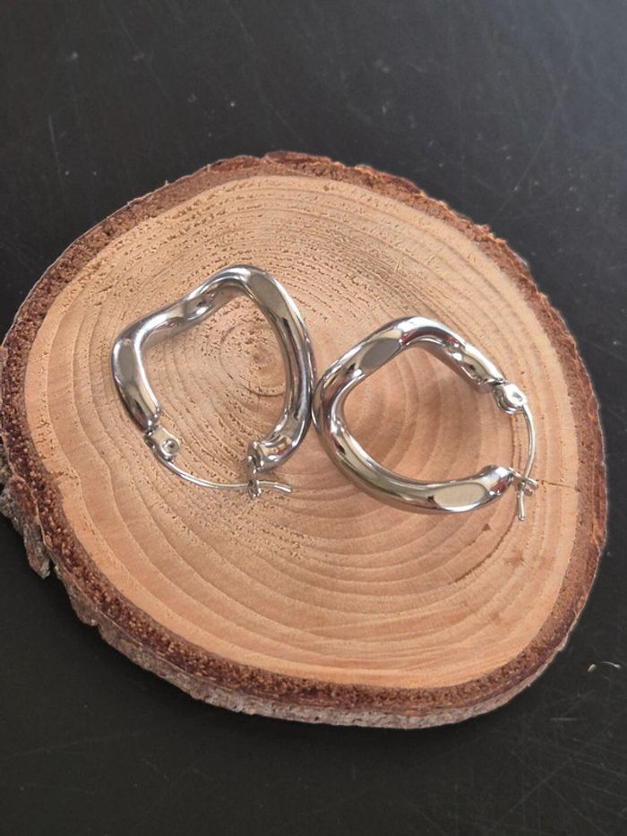Boucles d'oreilles torsadé en acier - photo numéro 2