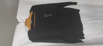 Pull noir