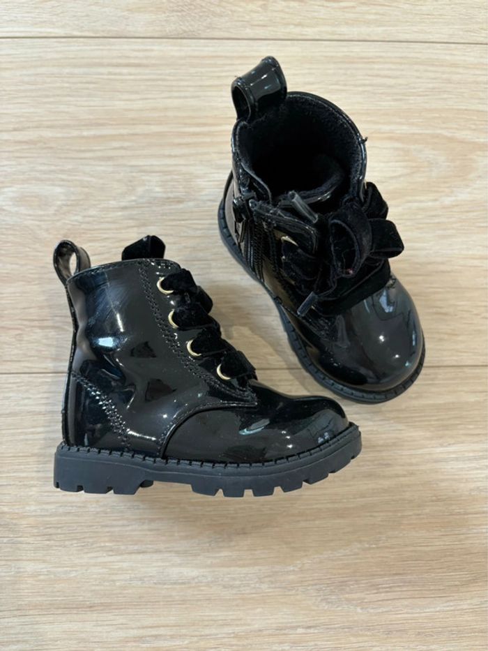 Bottines brillante vernis a lacets + fermeture