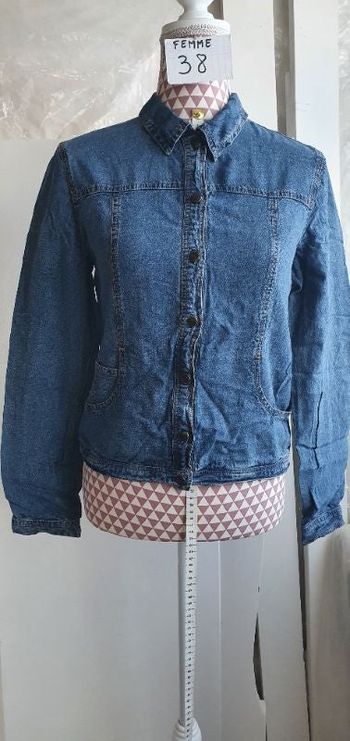 Veste, façon jeans, en Lin&Lyocell ,en très très bon état, longueur 51cm,marque pure&simple =4€