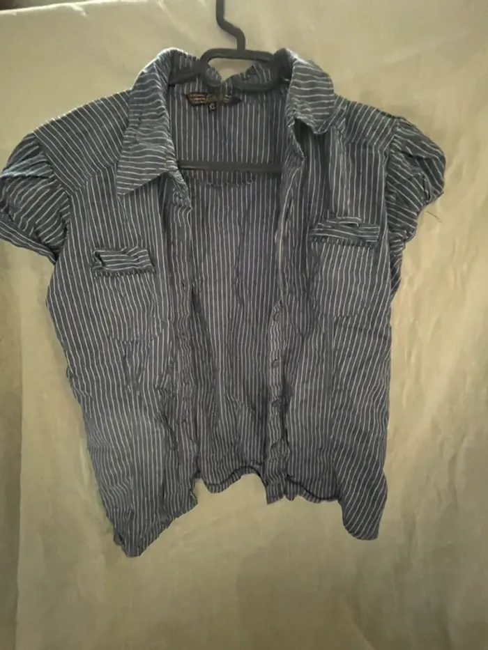 Chemise Stradivarius bleu à rayures blanches – T.XL