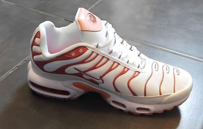 nike air max plus TN Blanche et rose neuve taille 39 - photo numéro 3