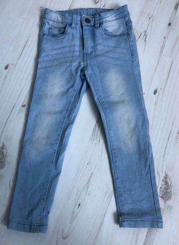 Jean fille en excellent état car peu porté