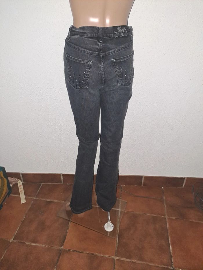 Jean femme taille 38 - photo numéro 2