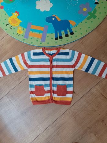 Gilet à boutons 24 mois