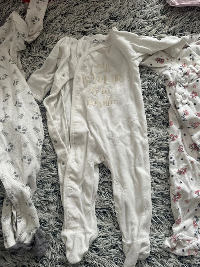 9 Pyjamas. - photo numéro 5