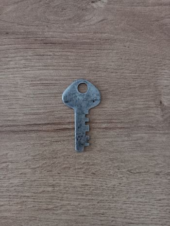 Clé plate ancienne en métal " 4,7 cm "