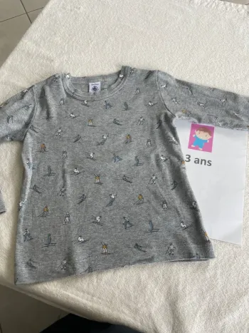 T-shirt, petit bateau, trois ans