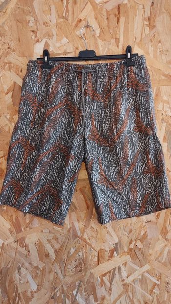 Short kaki marron