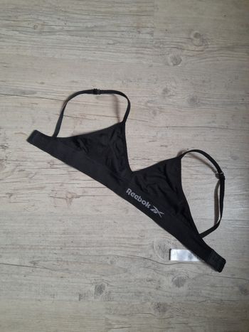 Brassière Reebok taille 36 neuve