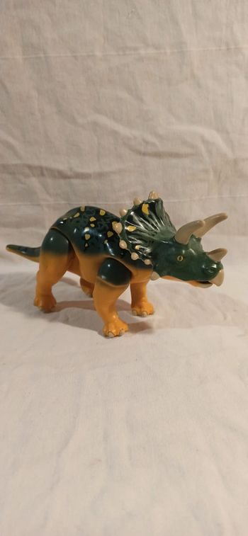 Triceratops dinosaure vert playmobil
