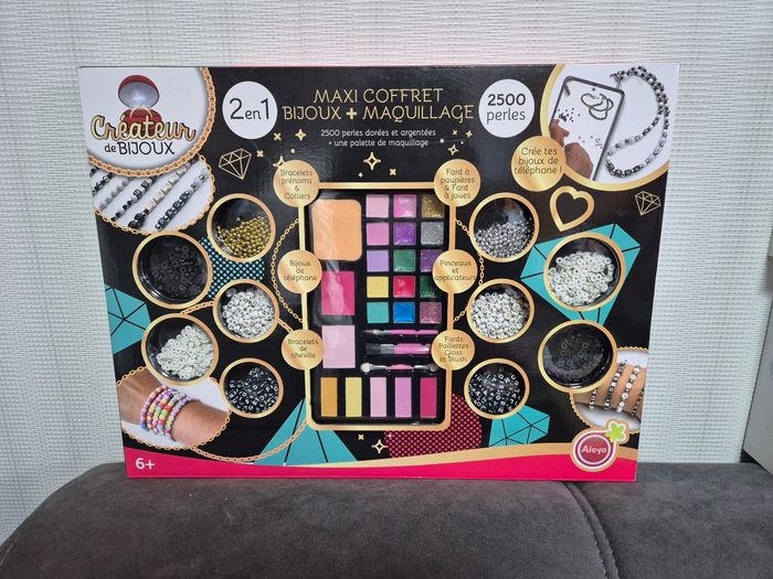 Maxi Coffret Bijoux + Maquillage 2 en 1