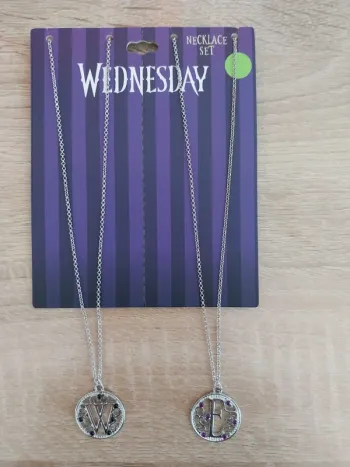 Collier de l'amitié Wednesday