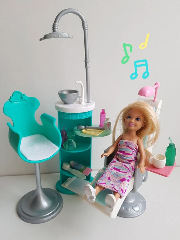 Cabinet du dentiste Barbie et fauteuil interactif