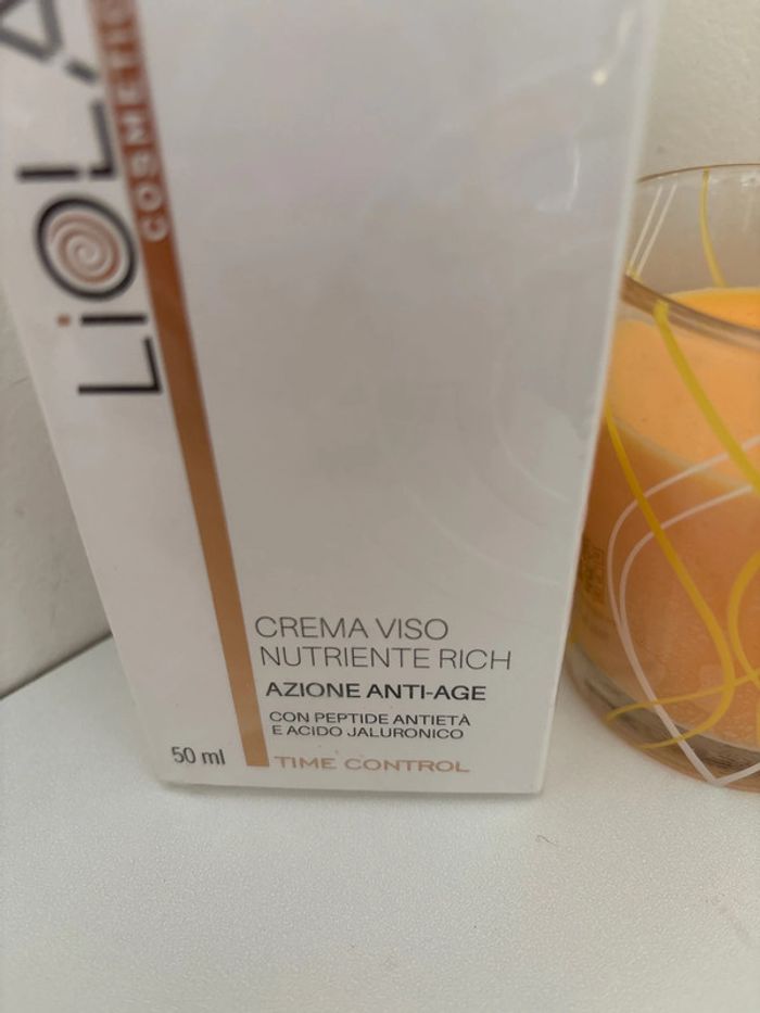 Crème visage riche et nourrissante action anti-âge - photo numéro 2