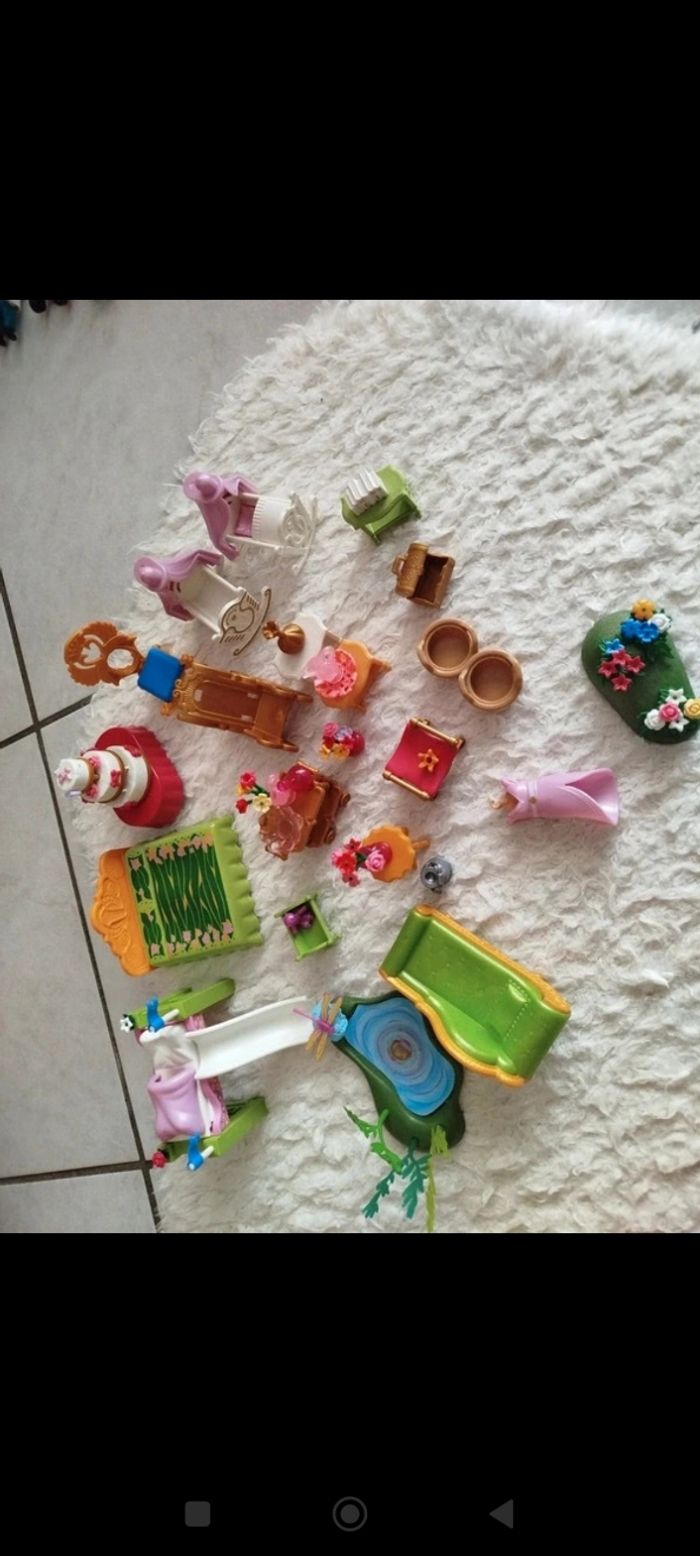 Lot accessoires,meubles château Playmobil