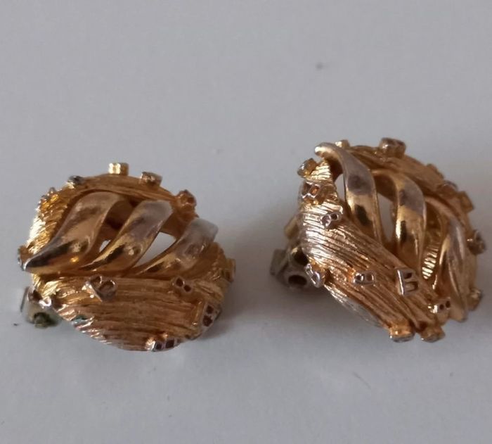 Clips oreille balenciaga