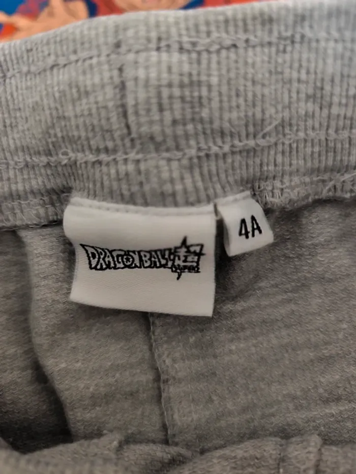Ensemble DragonBall super 4 ans - photo numéro 3
