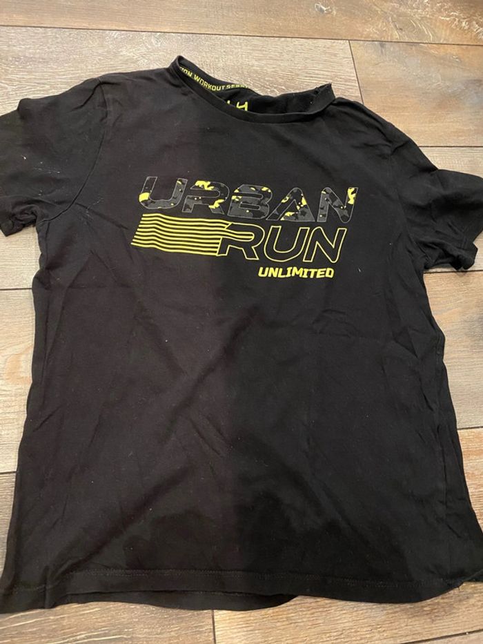 T-shirt noir et jaune LH 12 ans