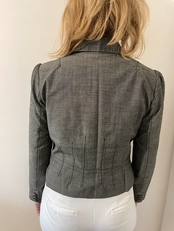 Veste de tailleur grise - photo numéro 4