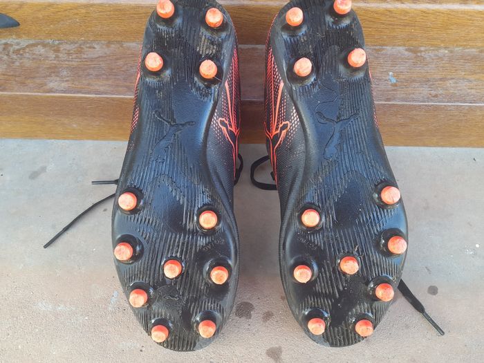 Crampons Puma chaussure de foot - photo numéro 2