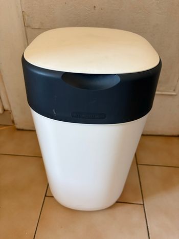Poubelle à couches 