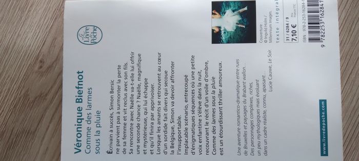 Livre "Comme des larmes sous la pluie" de Véronique Biefnot - photo numéro 2