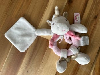 Doudou et Compagnie Hochet Licorne Lucie