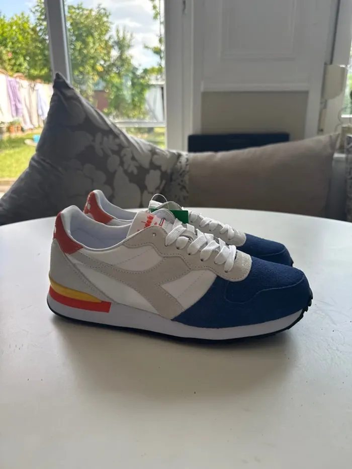 Baskets Diadora Taille 40 – Blanc / Bleu / Multicolore