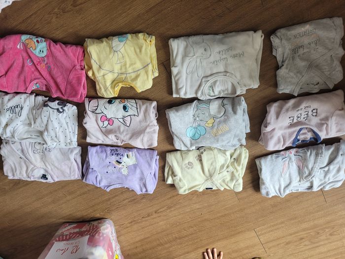 Lot bebe fille 6 mois - photo numéro 2