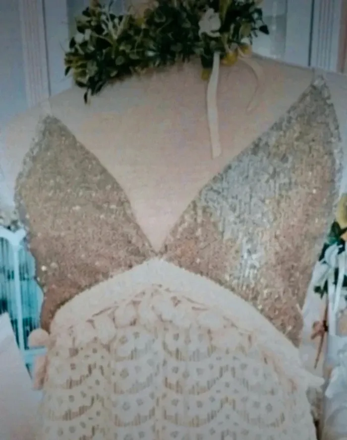 Robe bohème dentelle beige/écru sequins dorés Taille S/M Neuve - photo numéro 3