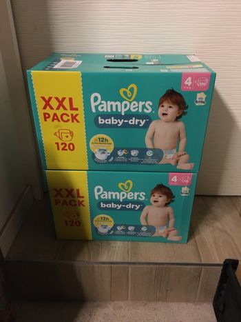 Couches Pampers baby dry taille 4
