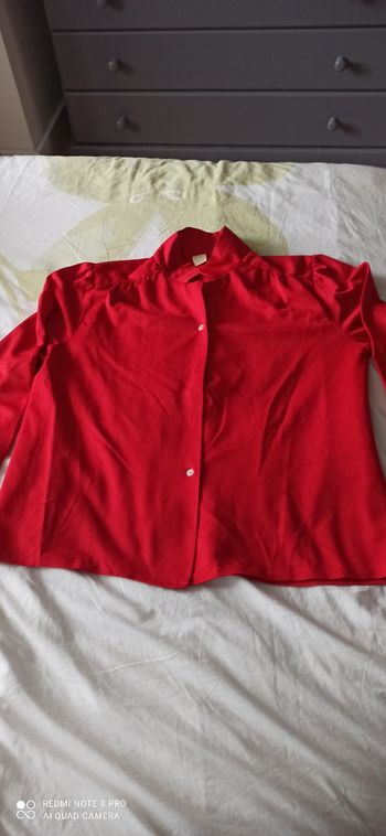 Chemisier rouge t. 40
