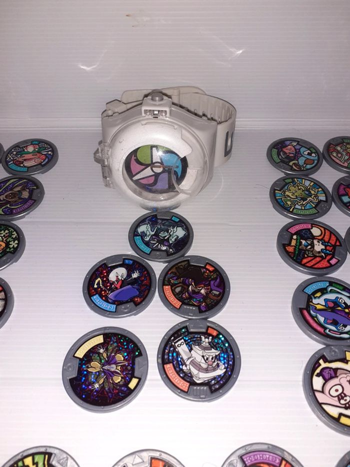 Montre yo kai et 39 médaillon - photo numéro 2