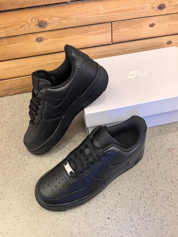 Nike Air Force 1 triple black taille:36 - photo numéro 4