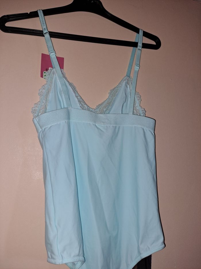 Body taille 34/36 neuf - photo numéro 2