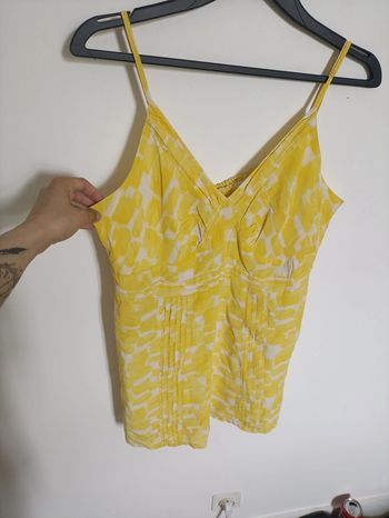 Top en SOIE jaune à motifs abstraits fines bretelles vintage