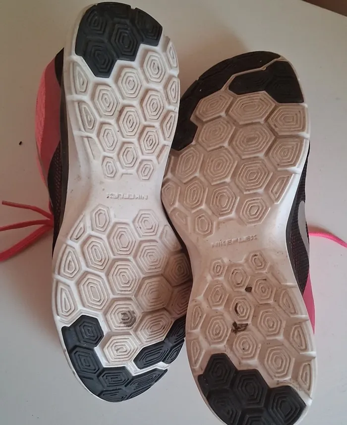 Baskets Running Nike taille 37.5 - photo numéro 6