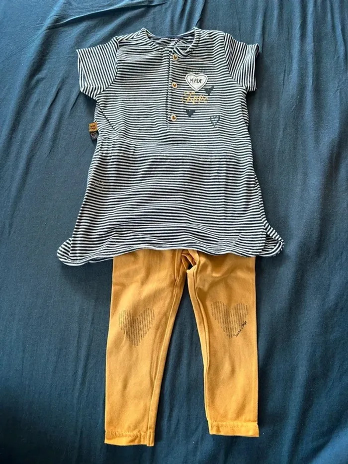 Ensemble Sucre d’orge taille 9 mois état neuf